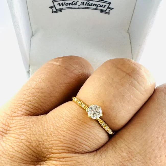 Anel em Ouro 18K | Modelo Princesa com Zircônia 🔹
