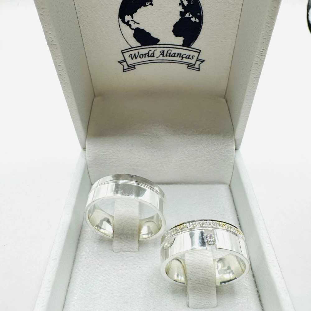 Par de Alianças em Prata 950 7.0mm | Modelo com Zircônias 💍