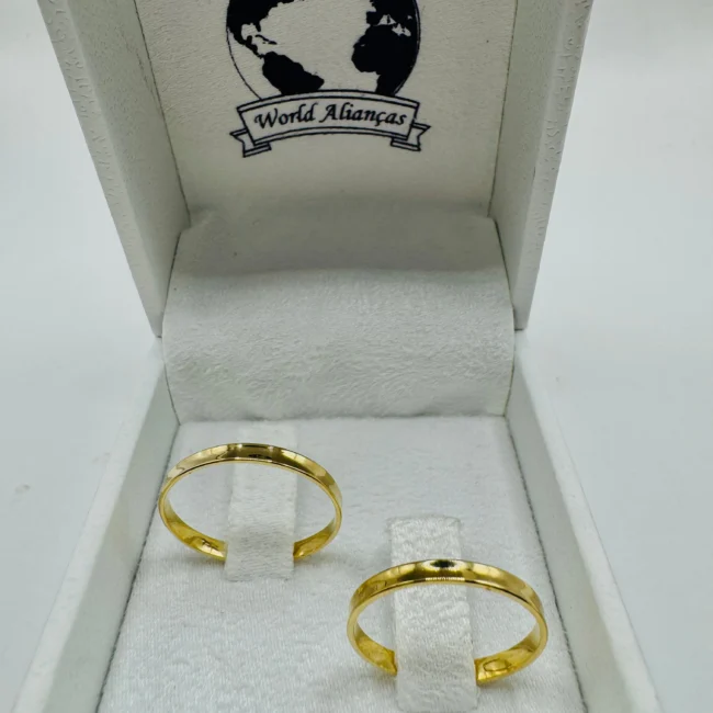 Par de Alianças em Ouro 18K 2.0mm Modelo Côncava 💛 (2)
