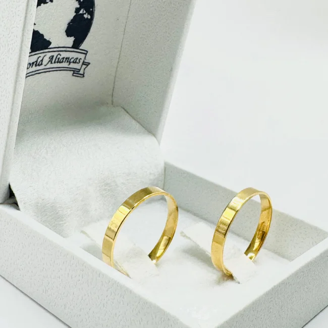Par de Alianças em Ouro 18K 3.0mm Modelo Reto 💛