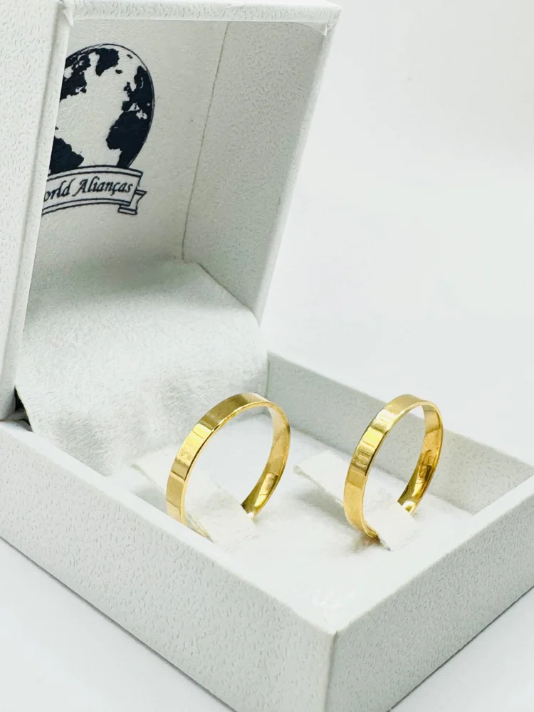 Par de Alianças em Ouro 18K 3.0mm Modelo Reto 💛