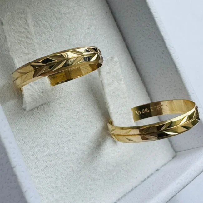 Par de Alianças em Ouro 18k 3.5mm | Modelo World Alianças Desenhadas